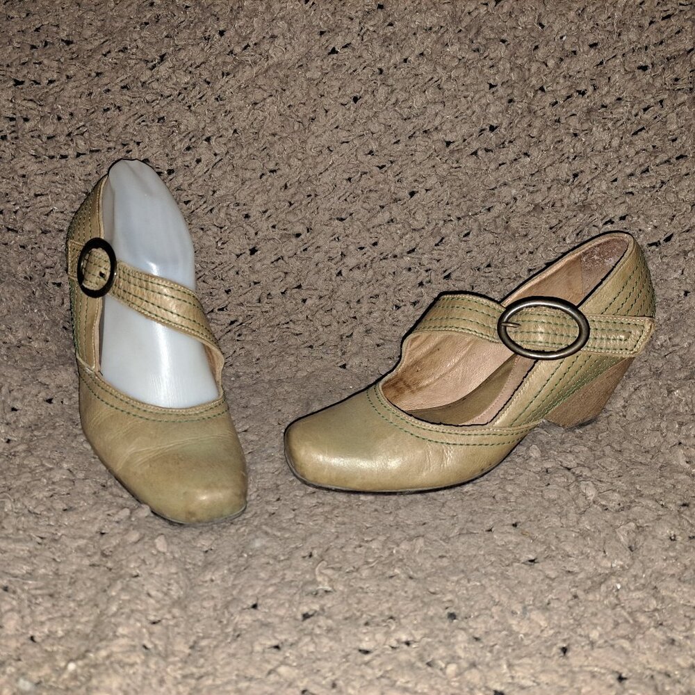 JOHN FLUEVOG-Getups-Eureka-Green Leather/Stitching-Mary Janes-Sz 7-Very Good
